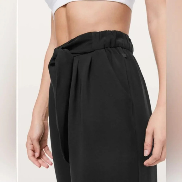 Lululemon Noir Crop Pant Black Size 8 - Picture 3 of 7